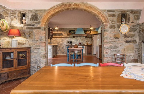 Bucine Villa | Wonderful private villa with WIFI, private pool, patio, pets allowed and panoramic view