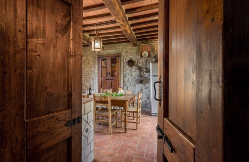 Cortona Villa | Wonderful private villa with WIFI, private pool, patio, pets allowed and panoramic view