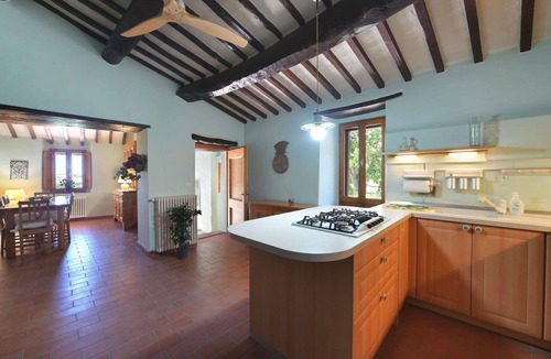 Paciano Villa | Wonderful private villa for 8 guests with hot tub, private pool, WIFI, TV, balcony and pets allo.