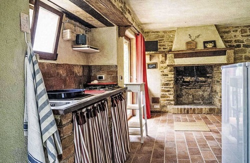 Montelovesco Villa | Wonderful private villa for 10 guests with private pool, WIFI, TV and pets allowed