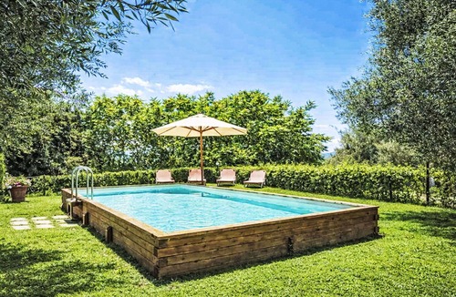 Montelovesco Villa | Wonderful private villa for 10 guests with private pool, WIFI, TV and pets allowed