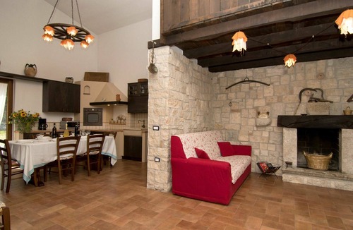 San Lupo House | Wonderful private villa with WIFI, A/C, private pool, TV, patio, pets allowed and panoramic view