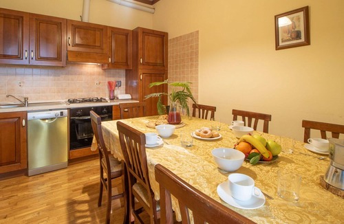 Casenuove Villa | Wonderful private villa with WIFI, private pool, A/C, TV, patio, pets allowed and panoramic view