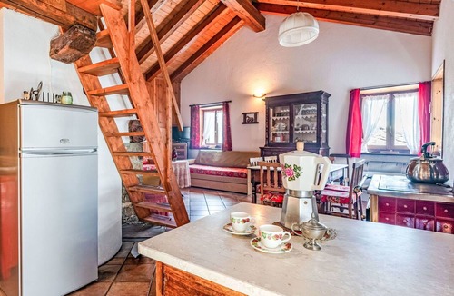 Introd House | Wonderful villa for 4 people with WIFI, TV, balcony, pets allowed and panoramic view