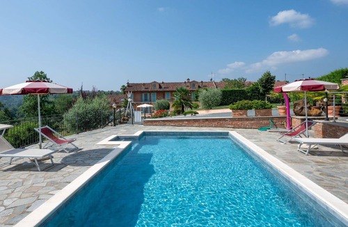 Monta House | Wonderful villa for 8 people with WIFI, pool, A/C, TV, terrace, pets allowed and parking