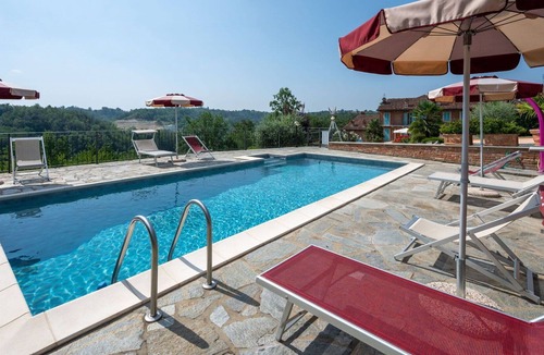 Monta House | Wonderful villa for 8 people with WIFI, pool, A/C, TV, terrace, pets allowed and parking