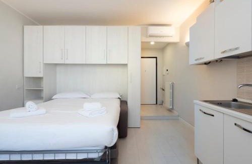 Milan Apartment | Xenia Milano - Studio apt in Via Monte Palombino 2