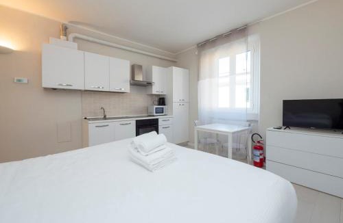 Milan Apartment | Xenia Milano - Studio apt in Via Monte Palombino 2