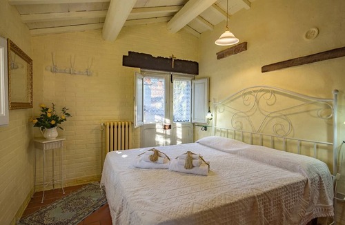 Polvano Apartment | Yellow apartment