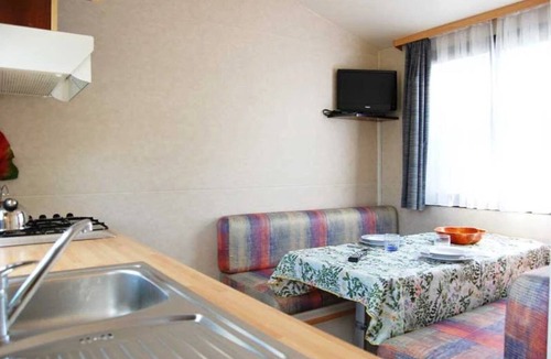 Pineto House | ZEcamping 4 étoiles piscine animaux acceptés mobil-home TV clim 16m2 2 pers