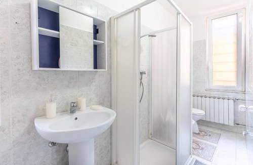 Casale Monferrato Apartment | Zen Retreat per Coppie con Jacuzzi - Dehor e Garage Privato - Check in Automatico e Climatizzatore