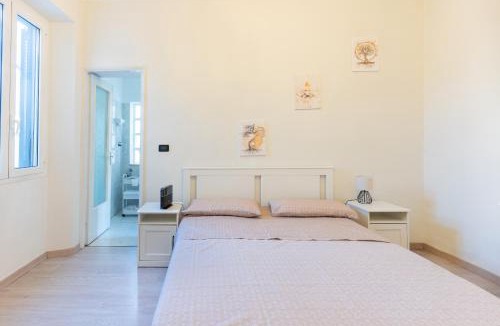 Casale Monferrato Apartment | Zen Retreat with Jacuzzi, Patio & Private Garage Plus Automatic Check in 24 7 with Netflix, Dazn, Disney Plus and Air Conditioning