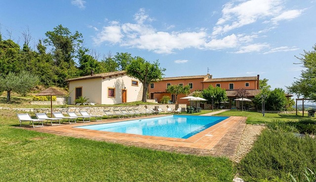 1 bedroom nice home in Frazione Marcellano