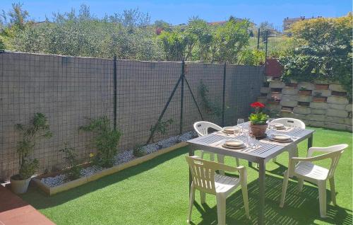 1 Bedroom Pet Friendly Apartment In San Costanzo