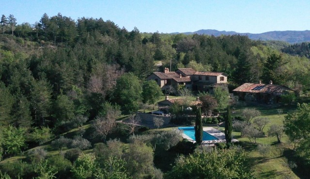 17th Century villa with six beds and baths, pool & complete privacy