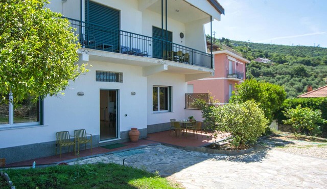 2 bedroom gorgeous home in Lavagna