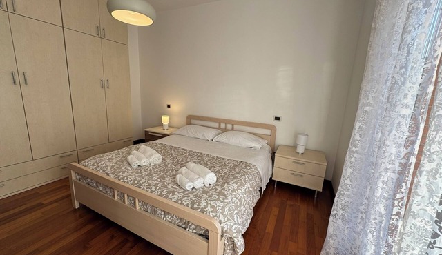 2 steps from the sea with terrace, double air conditioner - sleeps 4