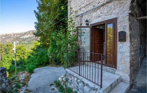3 Bedroom Amazing Apartment In Caramanico Terme