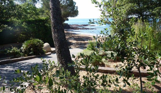 30m from the beach, air-conditioned house, sea view, enclosed garden, ideal for families in Saint-Raphaël
