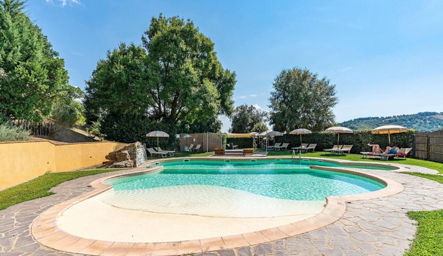 5 bedroom stunning home in Scansano