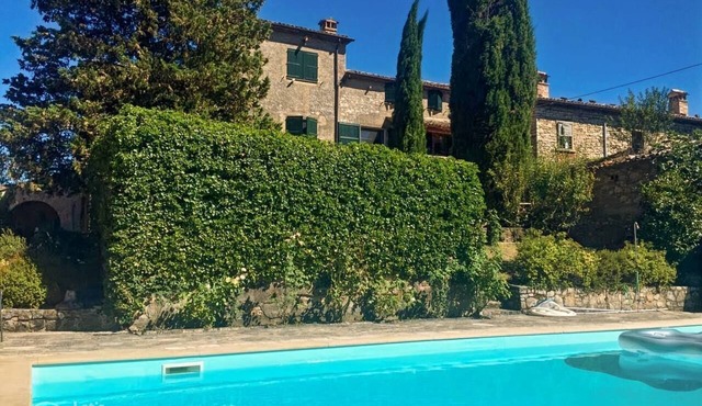 5 Bedroom Villa in Badia Petroia