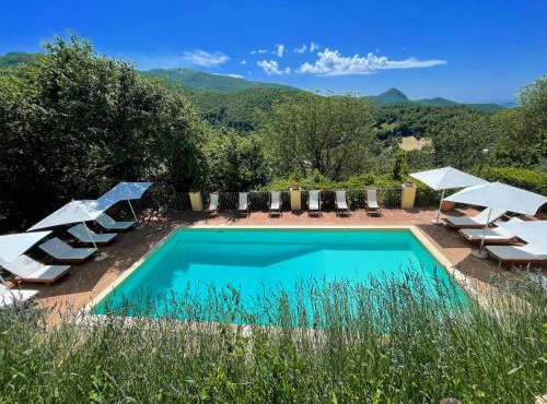 Activities for the sporty Or be a lounge lizard Everything here Sleeps 10