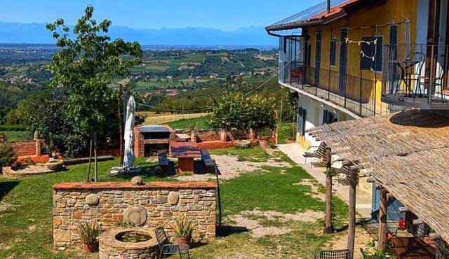Amazing view 2-bedroom country house
