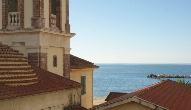 Apartment for 6 in Santa Maria Historic Center – 100m from the Beach