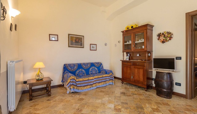 Apartment 'Agriturismo Chianni - Trilocale 4' with Pool, Private Terrace and Wi-Fi