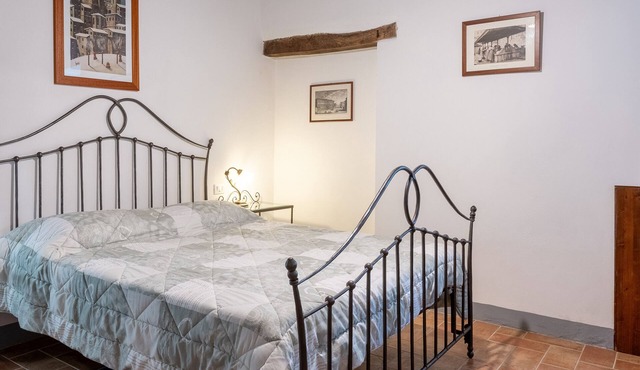 Apartment 'Borraggio' with Shared Pool, Shared Garden and Wi-Fi