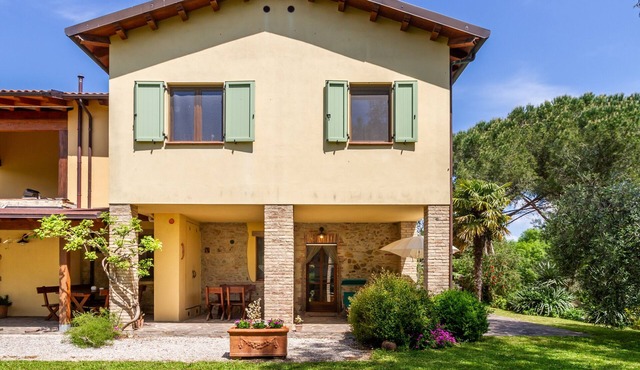 Apartment "Casa Le Basse - Giuncarico" with Private Terrace & Wi-Fi