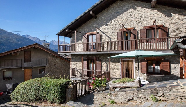 Apartment 'Casa Mauro Con Vista Su Aosta' with Mountain View