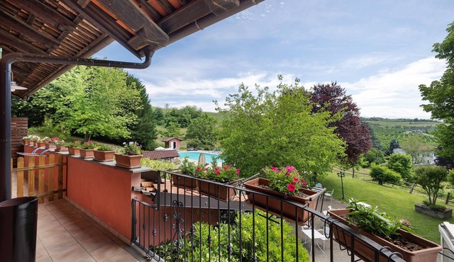 Apartment 'Due Camere' with Mountain View, Shared Pool and Shared Garden