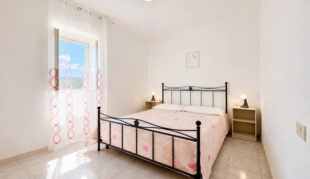 Apartment 'Francesca, Trilo F' with Shared Terrace, Wi-Fi and Air Conditioning