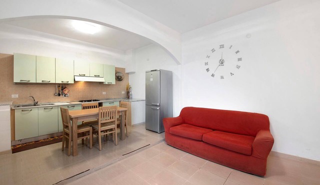 Apartment 'Il Porto' with Private Terrace, Private Garden and Wi-Fi
