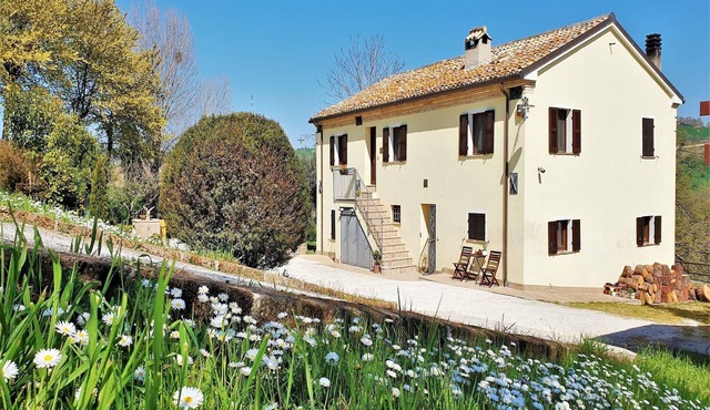 Apartment in Filottrano with Countryside Views