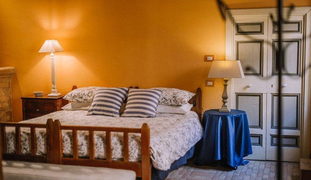 Apartment in PALAZZO, charm and dehors. Historic center, 7 km from the sea