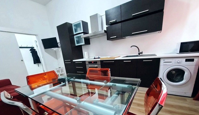 Apartment in Pavia with 1 bedrooms sleeps 3