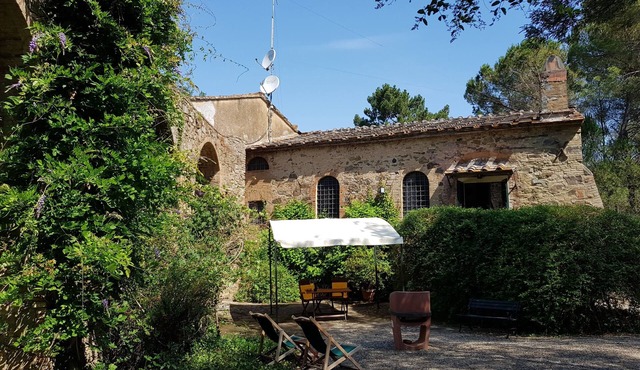 Apartment in the shade of a 1600 aqueduct