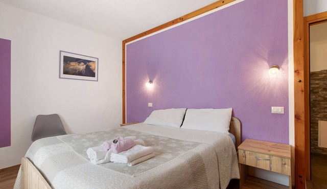 Apartment 'La Viola' with Lake View and Wi-Fi