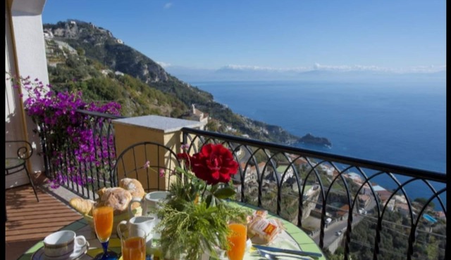 Apartment on the Amalfi Coast with sea view - Near Naples