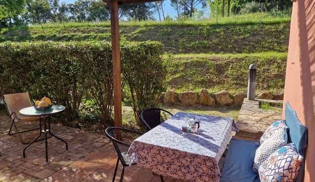 Apartment 'Piccolo Paradiso - Olivo' with Shared Pool, Wi-Fi and Air Conditioning