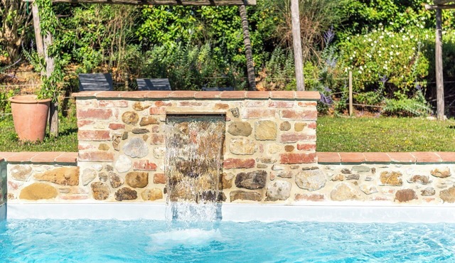 Apartment with A/C, WIFI, pool, TV, veranda, pets allowed, panoramic view, close to Montepulciano