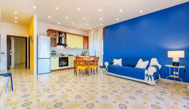 Apartment with panoramic terrace 100 meters from the sea