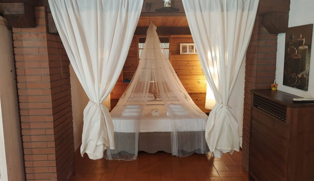 Apartment with patio, in a quiet area, very close to the monuments of the city.