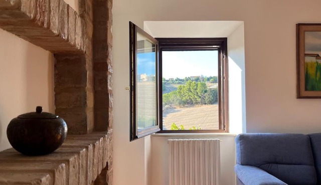[Appartamento con vista] Finestra sulle colline
