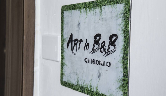 Art in B & B Pollock