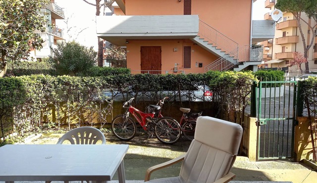 Attractive apartment with private garden