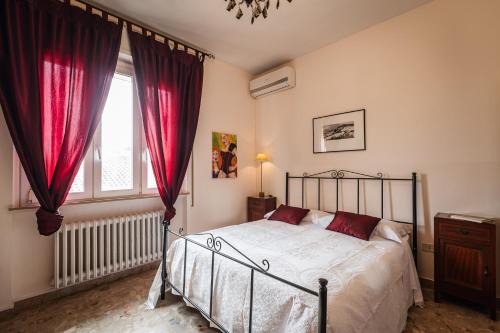 B&B Casa Fuori Casa - 200 mt dal casello autostradale, parcheggio gratuito, garage moto