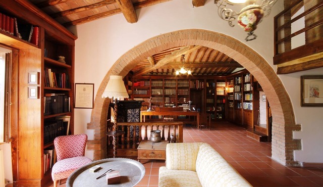 B&B in historic villa with the warm welcome of a family.
